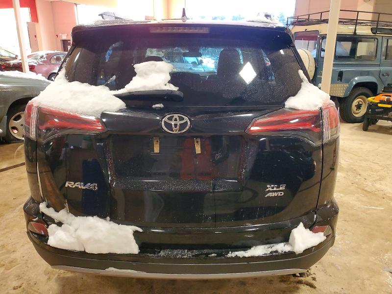 Photo 6 from auction – 2018 TOYOTA RAV4 ADVEN with VIN 2T3RFREV3JW720940