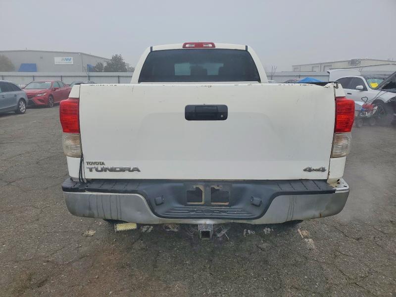 Photo 6 from auction – 2011 TOYOTA TUNDRA with VIN 5TFUM5F16BX022422