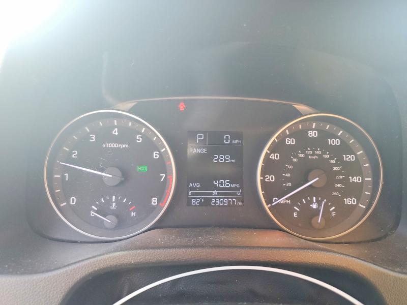 Photo 9 from auction – 2017 HYUNDAI ELANTRA with VIN 5NPD74LF7HH171380