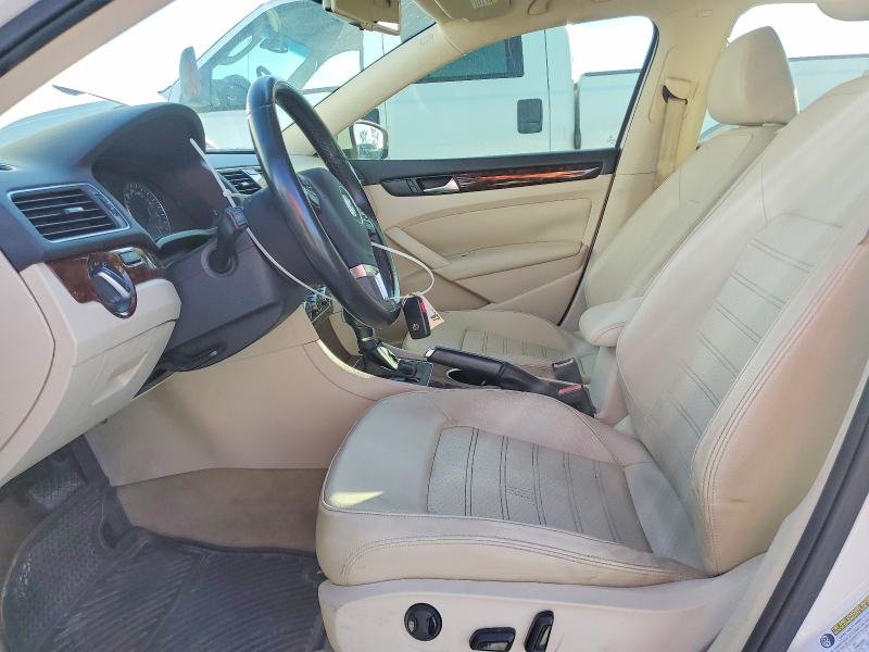 Photo 7 from auction – 2013 VOLKSWAGEN PASSAT SEL with VIN 1VWCH7A39DC016643