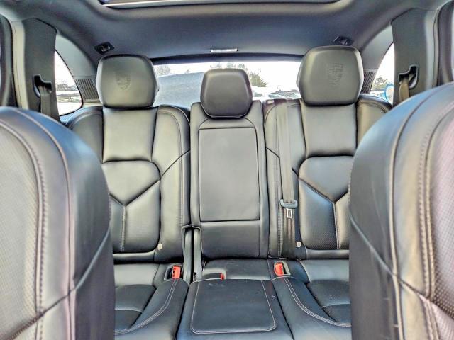 Photo 10 from auction – 2018 PORSCHE CAYENNE SE with VIN WP1AE2A22JLA71183