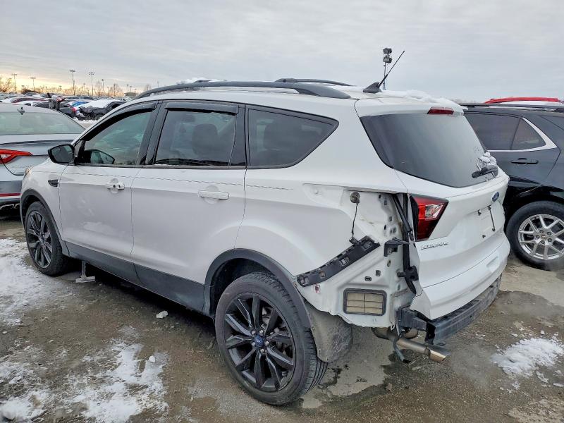 Photo 2 from auction – 2019 FORD ESCAPE with VIN 1FMCU0GD6KUC03413