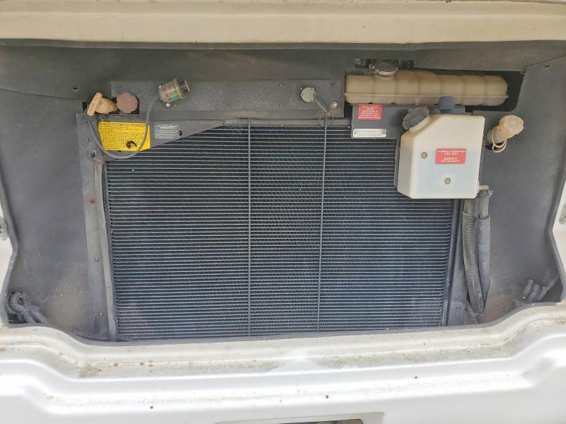 Photo 11 from auction – 2001 FREIGHTLINER CHASSIS X with VIN 4UZAAHBS71CJ50276