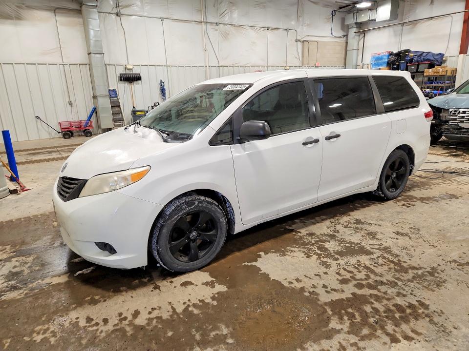 TOYOTA SIENNA 2011 with VIN 5TDZK3DC3BS153494 - Photo from auction