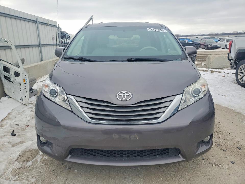 Foto 5 de la subasta – 2012 TOYOTA SIENNA con VIN 5TDYK3DC1CS276305