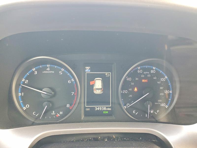 Photo 9 from auction – 2018 TOYOTA RAV4 ADVEN with VIN JTMRFREV5JJ244544