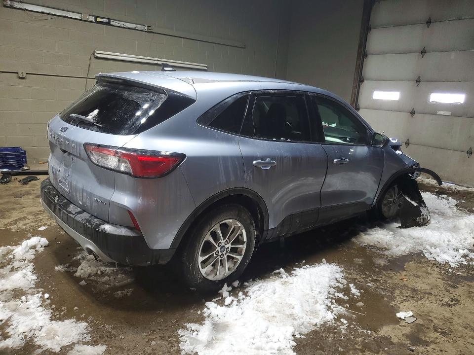 Photo 3 from auction – 2022 FORD ESCAPE with VIN 1FMCU9G61NUB56947