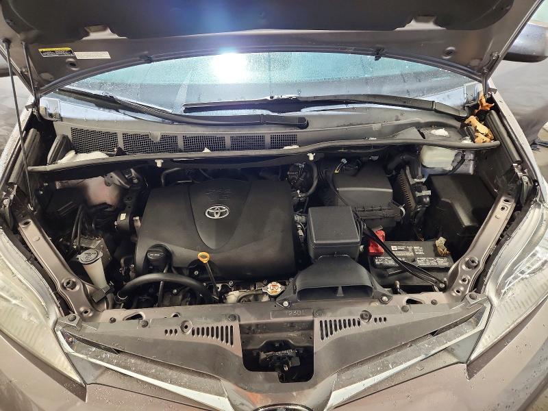 Photo 12 from auction – 2020 TOYOTA SIENNA XLE with VIN 5TDDZ3DC5LS243589