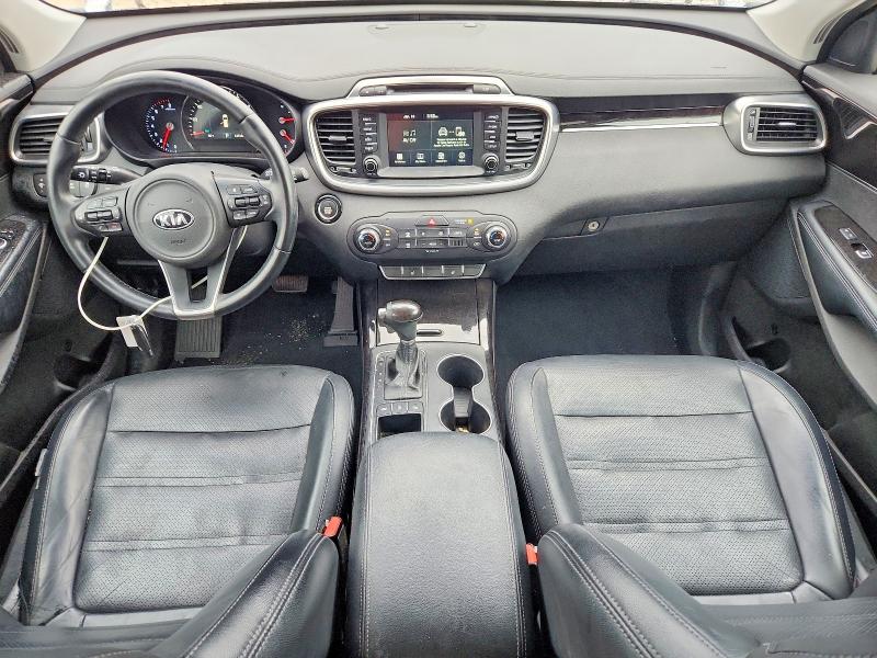 Photo 8 from auction – 2017 KIA SORENTO EX with VIN 5XYPHDA55HG286734