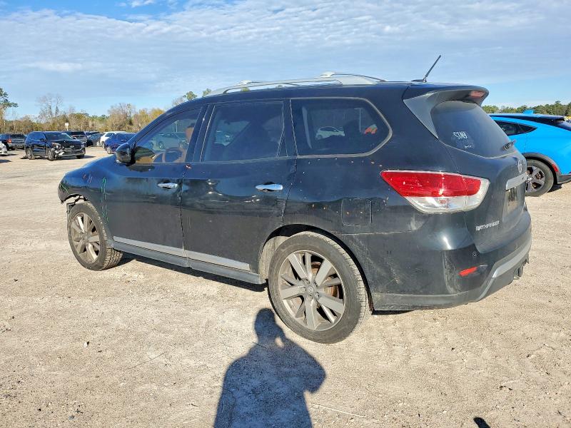 Photo 2 from auction – 2013 NISSAN PATHFINDER with VIN 5N1AR2MN1DC660981
