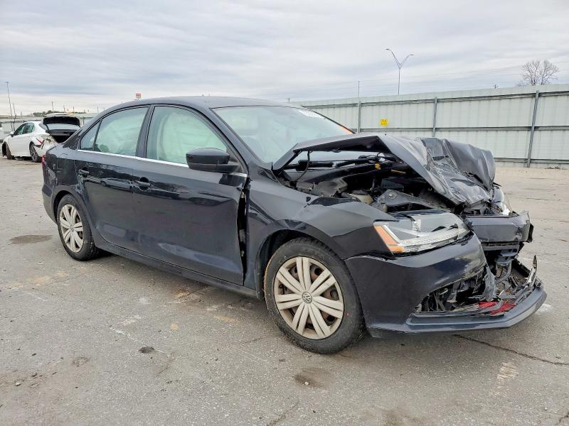 Photo 4 from auction – 2017 VOLKSWAGEN JETTA with VIN 3VW2B7AJ6HM261593