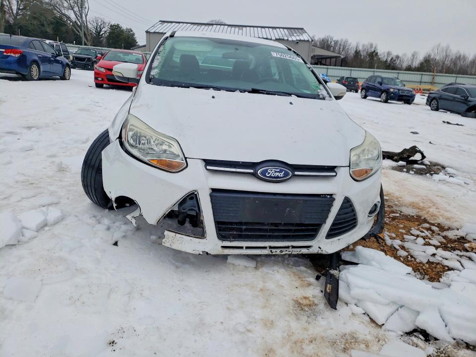 Photo 5 from auction – 2014 FORD FOCUS with VIN 1FADP3F23EL414876