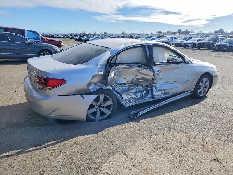Photo 3 from auction – 2005 LEXUS ES 330 with VIN JTHBA30G055093731