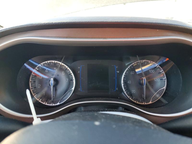 Photo 9 from auction – 2018 CHRYSLER PACIFICA T with VIN 2C4RC1BG1JR124137