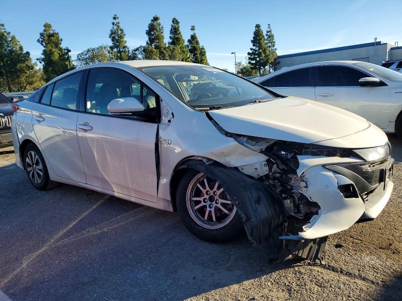 Photo 4 from auction – 2017 TOYOTA PRIUS PRIM with VIN JTDKARFP5H3038803