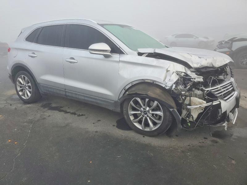 Photo 4 from auction – 2016 LINCOLN MKC SELECT with VIN 5LMCJ2C93GUJ18975