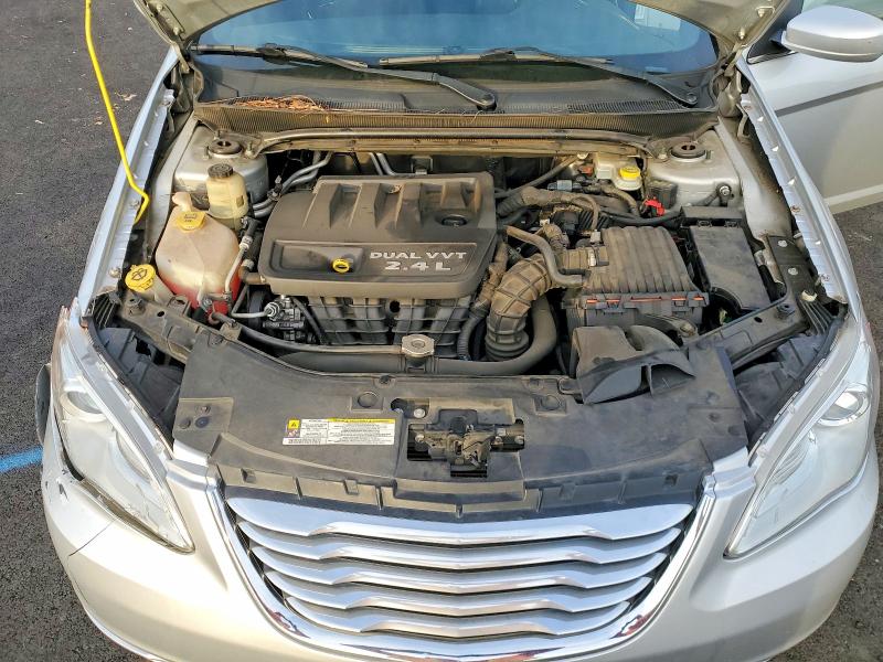 Photo 11 from auction – 2011 CHRYSLER 200 with VIN 1C3BC1FB3BN535980