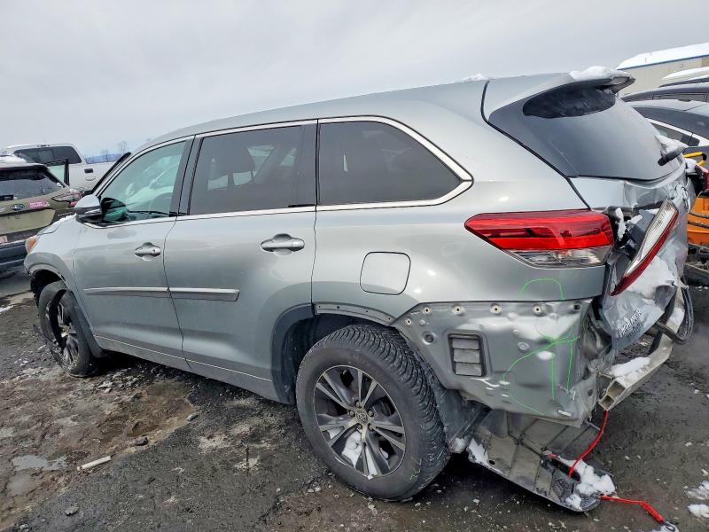 Photo 2 from auction – 2018 TOYOTA HIGHLANDER with VIN 5TDBZRFH6JS877753