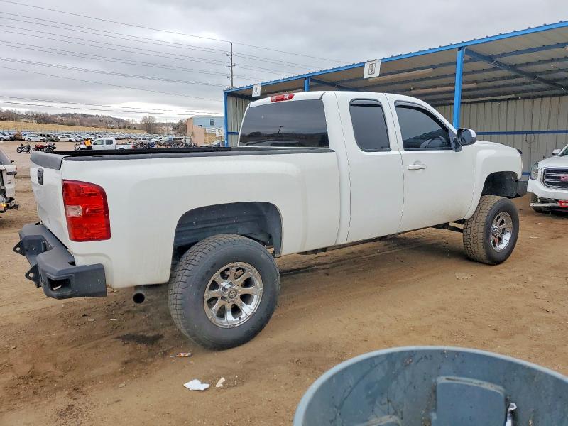 Photo 3 from auction – 2011 CHEVROLET 1500 with VIN 1GCRKSE32BZ157138