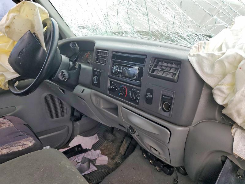 Photo 9 from auction – 2002 FORD F350 SRW S with VIN 1FTSW31FX2EA09855