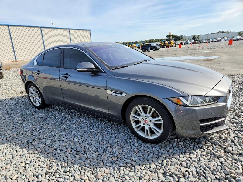 Photo 4 from auction – 2017 JAGUAR XE with VIN SAJAD4BN8HA952387