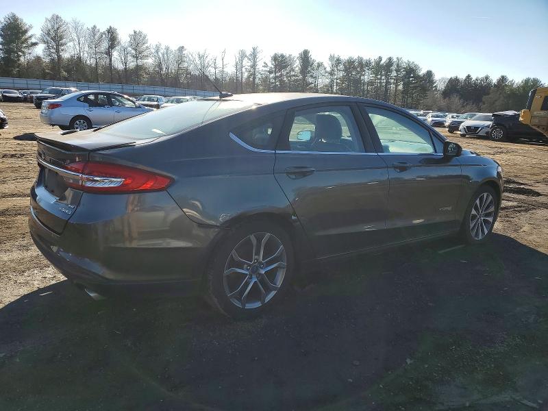Photo 3 from auction – 2017 FORD FUSION with VIN 3FA6P0LU1HR356219