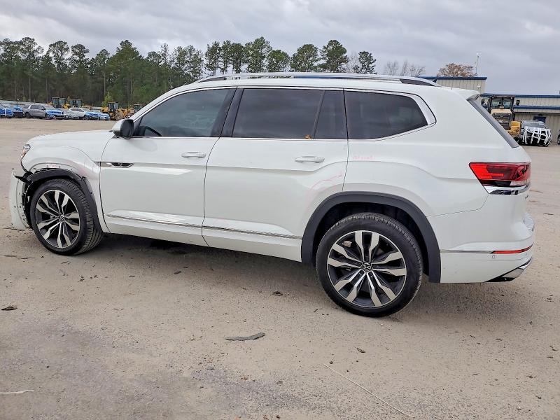 Photo 2 from auction – 2022 VOLKSWAGEN ATLAS SEL with VIN 1V2FR2CA6NC561775