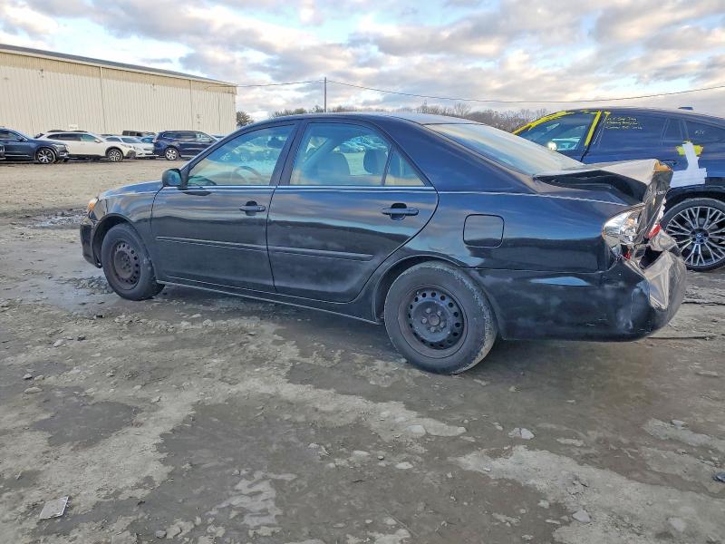 Zdjęcie 2 z aukcji – 2002 TOYOTA CAMRY z VIN 4T1BE32K02U060409