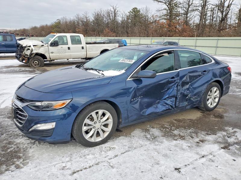 CHEVROLET MALIBU 2019 with VIN 1G1ZD5ST3KF128922 - Photo from auction