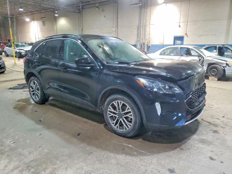 Photo 4 from auction – 2020 FORD ESCAPE with VIN 1FMCU9H90LUA83687