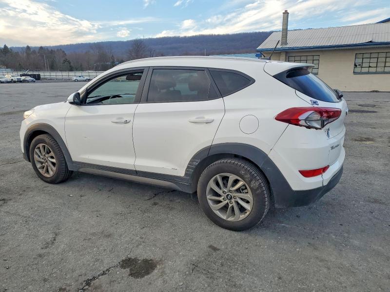 Photo 2 from auction – 2016 HYUNDAI TUCSON LIM with VIN KM8J33A40GU061930