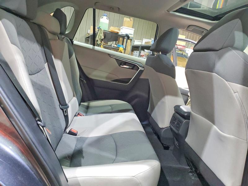 Photo 11 from auction – 2020 TOYOTA RAV4 XLE with VIN 2T3P1RFV0LC124371