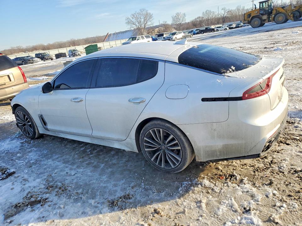 Foto 2 de la subasta – 2019 KIA STINGER con VIN KNAE15LA9K6051367