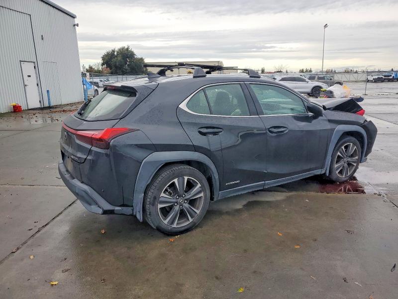 Photo 3 from auction – 2021 LEXUS UX 250H with VIN JTHX9JBH9M2046609