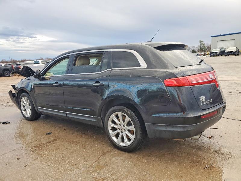 Photo 2 from auction – 2015 LINCOLN MKT with VIN 2LMHJ5FK3FBL02492