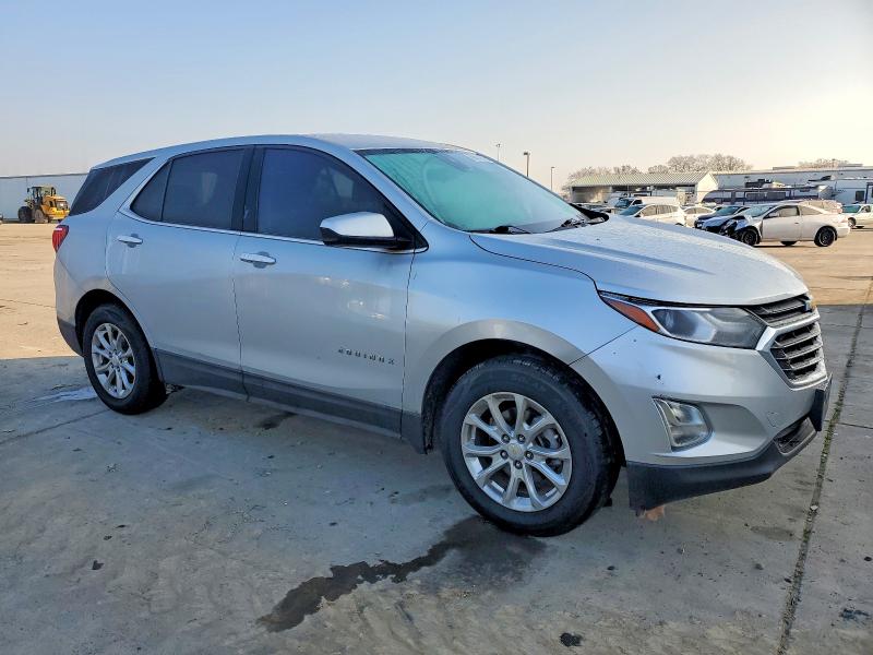 Photo 4 from auction – 2020 CHEVROLET EQUINOX with VIN 2GNAXTEV1L6253109