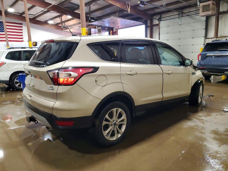 Photo 3 from auction – 2017 FORD ESCAPE with VIN 1FMCU9GD2HUC71463