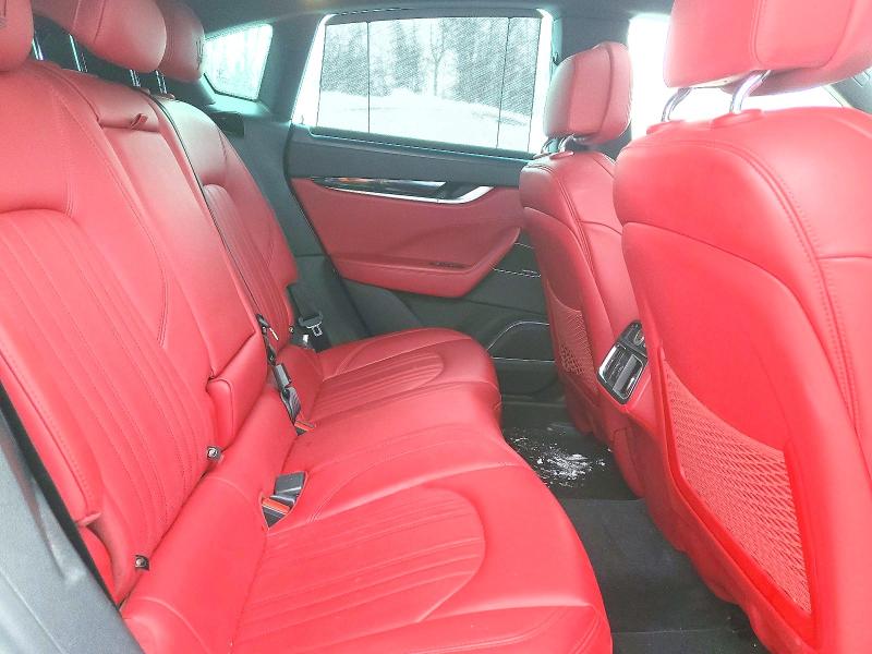 Photo 10 from auction – 2018 MASERATI LEVANTE with VIN ZN661YUL7JX274815