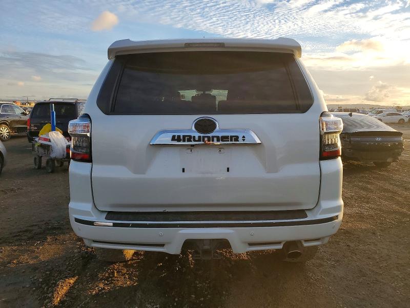 Photo 6 from auction – 2019 TOYOTA 4RUNNER with VIN JTEBU5JRXK5704134