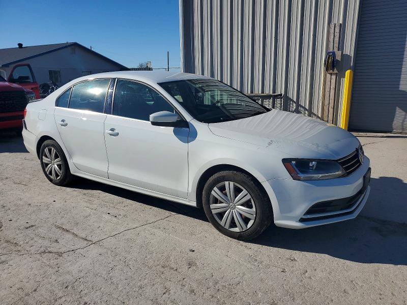 Photo 4 from auction – 2017 VOLKSWAGEN JETTA S with VIN 3VW2B7AJ1HM340315