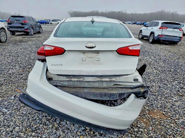 Photo 6 from auction – 2017 KIA FORTE LX with VIN 3KPFK4A72HE047704