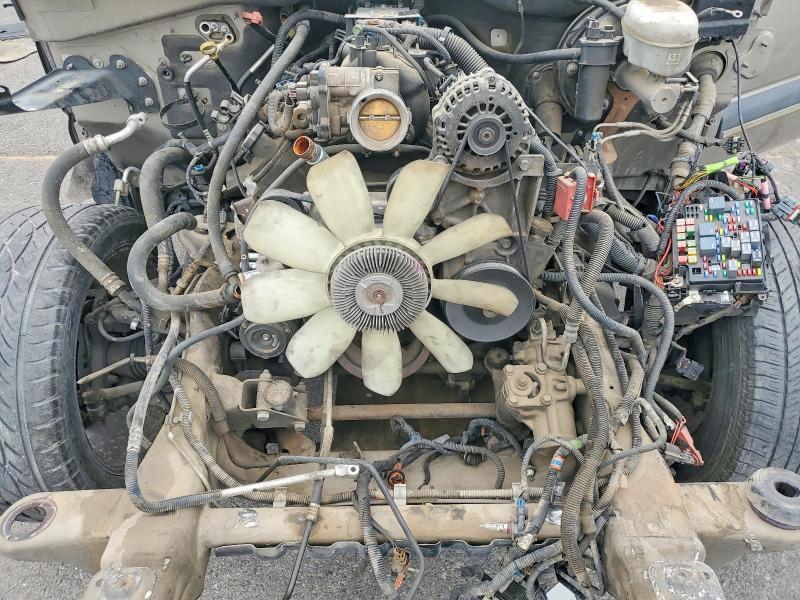 Photo 12 from auction – 2003 CHEVROLET SUBURBAN K with VIN 3GNFK16T73G166177