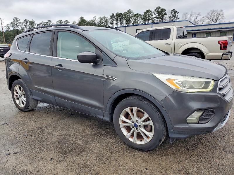 Photo 4 from auction – 2017 FORD ESCAPE with VIN 1FMCU0GD1HUC81736