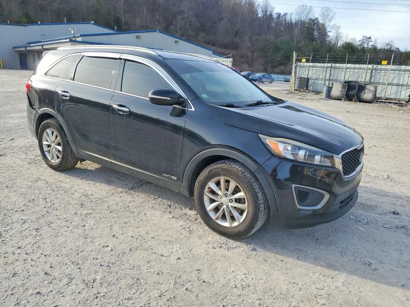 Photo 4 from auction – 2016 KIA SORENTO LX with VIN 5XYPGDA59GG006010