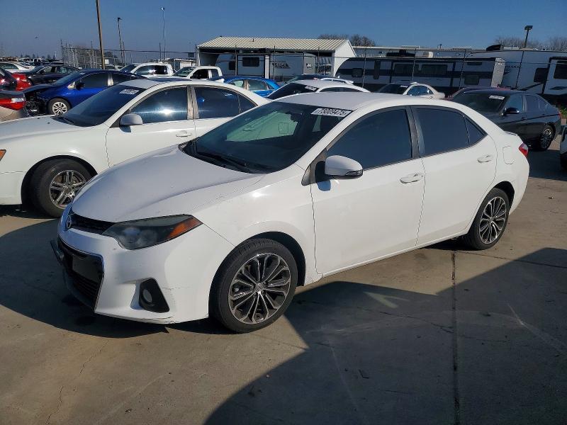 TOYOTA COROLLA L 2015 with VIN 5YFBURHE5FP258370 - Photo from auction