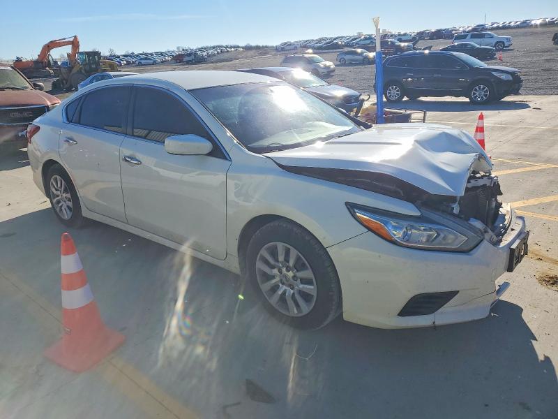 Photo 4 from auction – 2018 NISSAN ALTIMA 2.5 with VIN 1N4AL3AP8JC266462