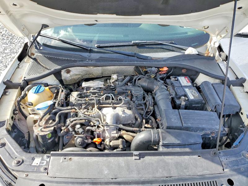 Photo 11 from auction – 2012 VOLKSWAGEN PASSAT SE with VIN 1VWBN7A35CC009711