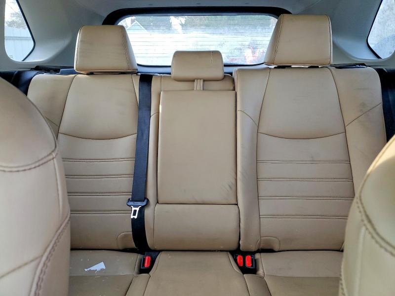 Photo 10 from auction – 2020 TOYOTA RAV4 XLE P with VIN 2T3C1RFV5LC085677