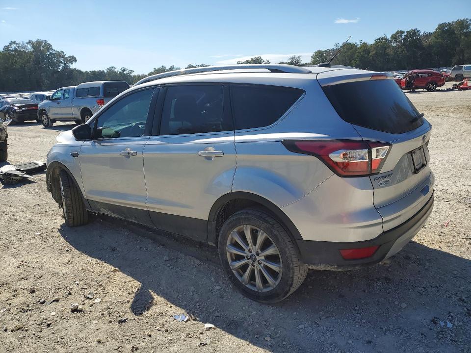 Photo 2 from auction – 2017 FORD ESCAPE with VIN 1FMCU0J93HUB26562