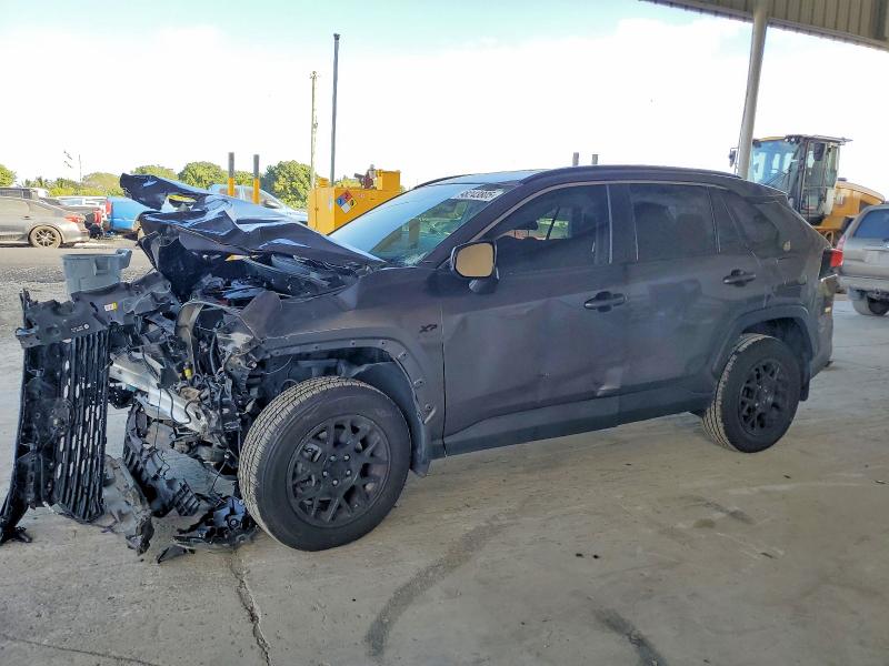 TOYOTA RAV4 2021 z numerem VIN 2T3H1RFV1MC155232 - Zdjęcie z aukcji